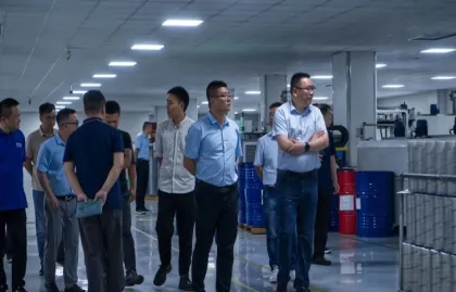 Delegacja koparki XCMG i dealerów odwiedza Zhejiang Headman Filtration Technology Co., Ltd. Odkrywając nowe granice innowacji i współpracy w technologii filtrów